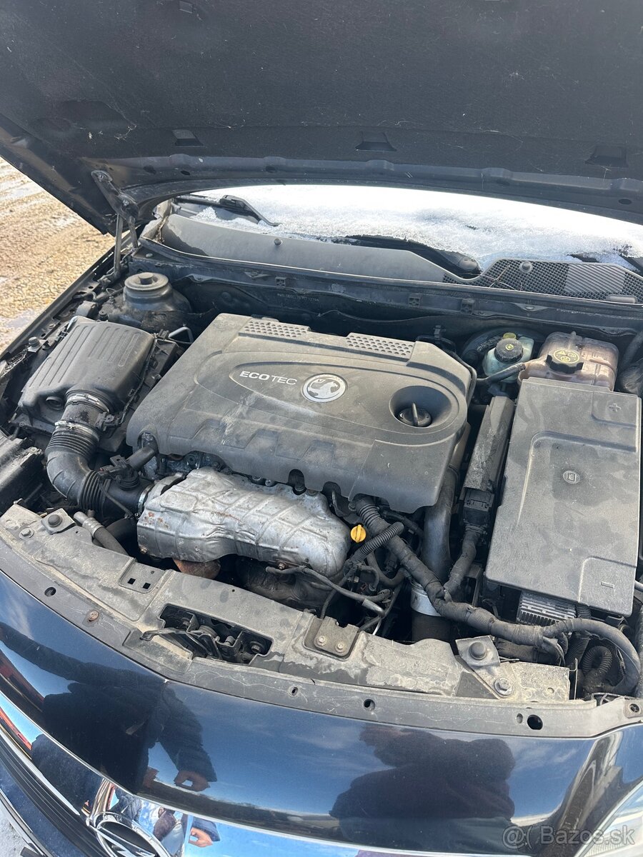 Predám Opel Insignia 2.0 96kw 2014 - 10