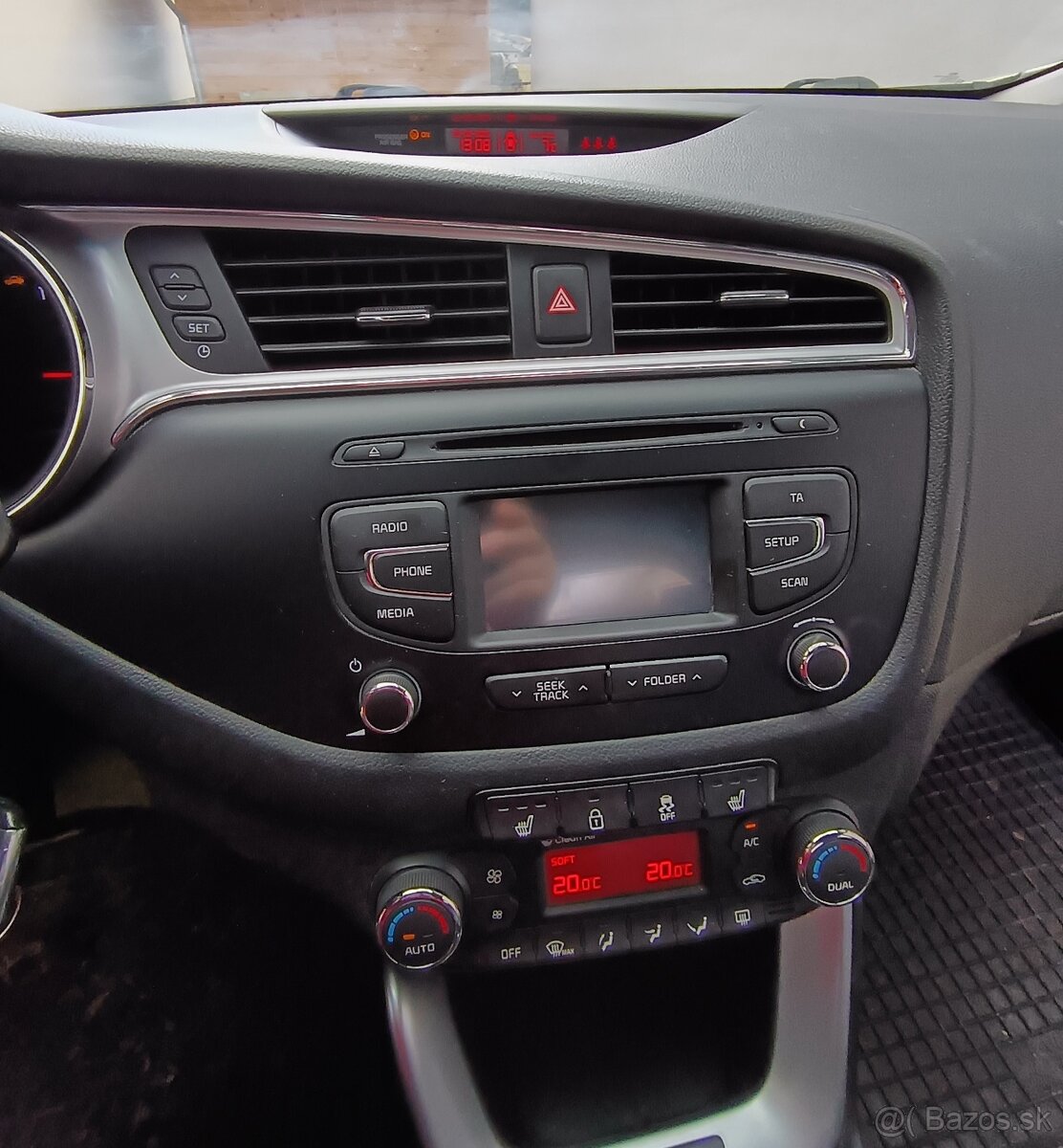 Predám KIA Ceed Kombi - 10