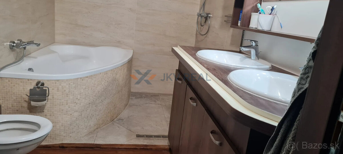 Na prenájom priestranný 3 izb. byt so záhradkou - 10