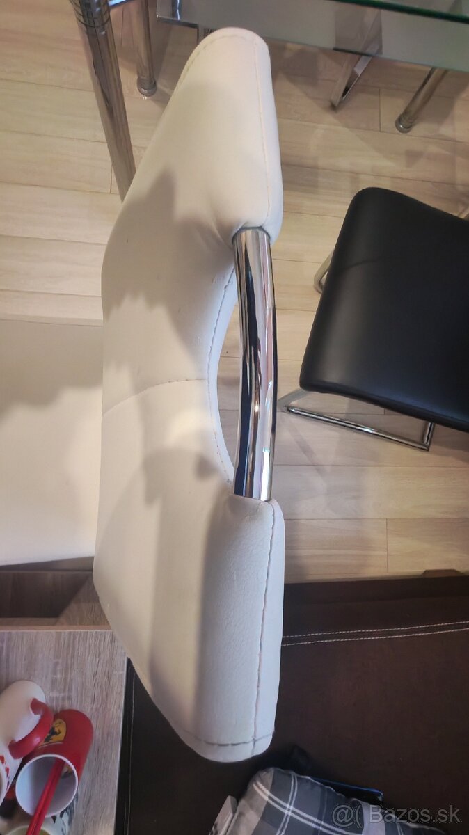 Jedálenský stôl+ stoličky - 10