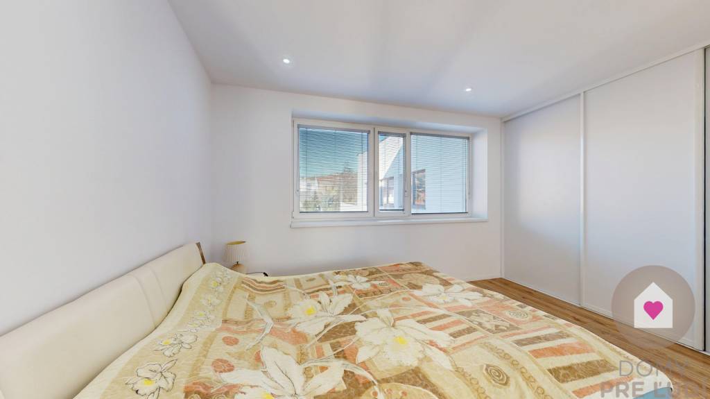 Krásny zariadený 3 izb. byt v centre mesta s parkovaním, BA - 10