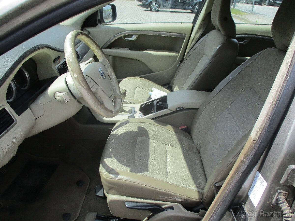 VOLVO XC70 D5 151kw AWD Momentum Kinetic 07/2010 - 10