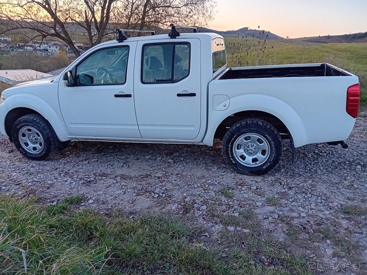Nissan Navara 2,5 dci 4x4 nová STK a EK - 10