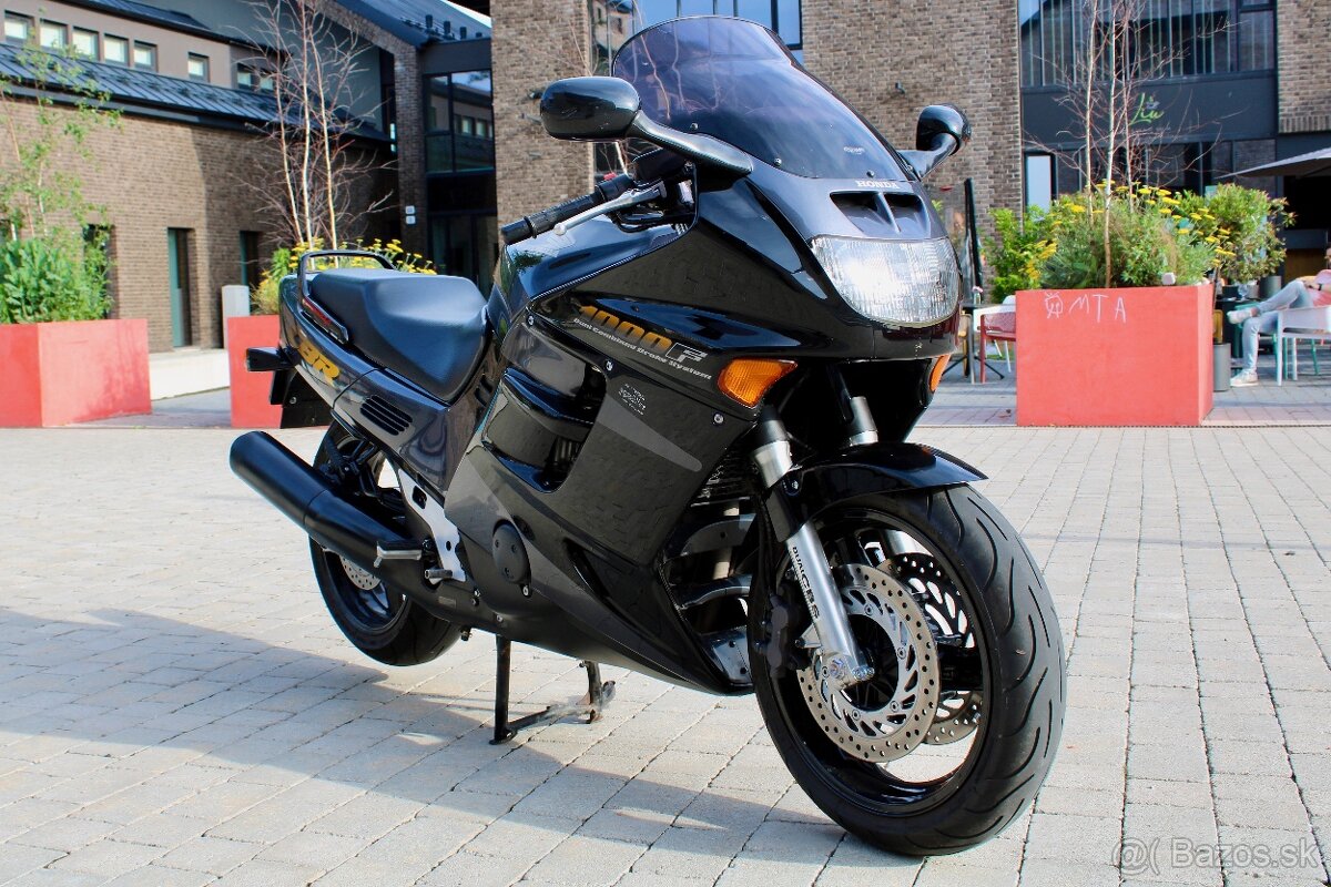 HONDA CBR 1000F - 10