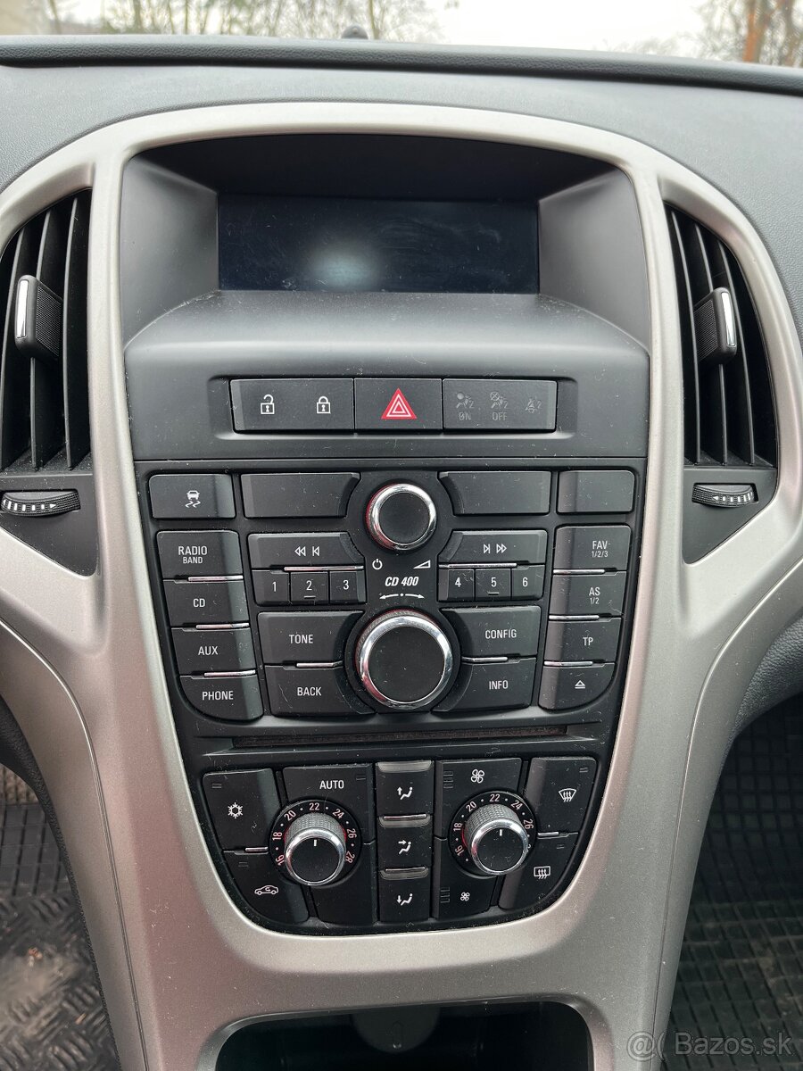 Predám Opel Astra J - 10