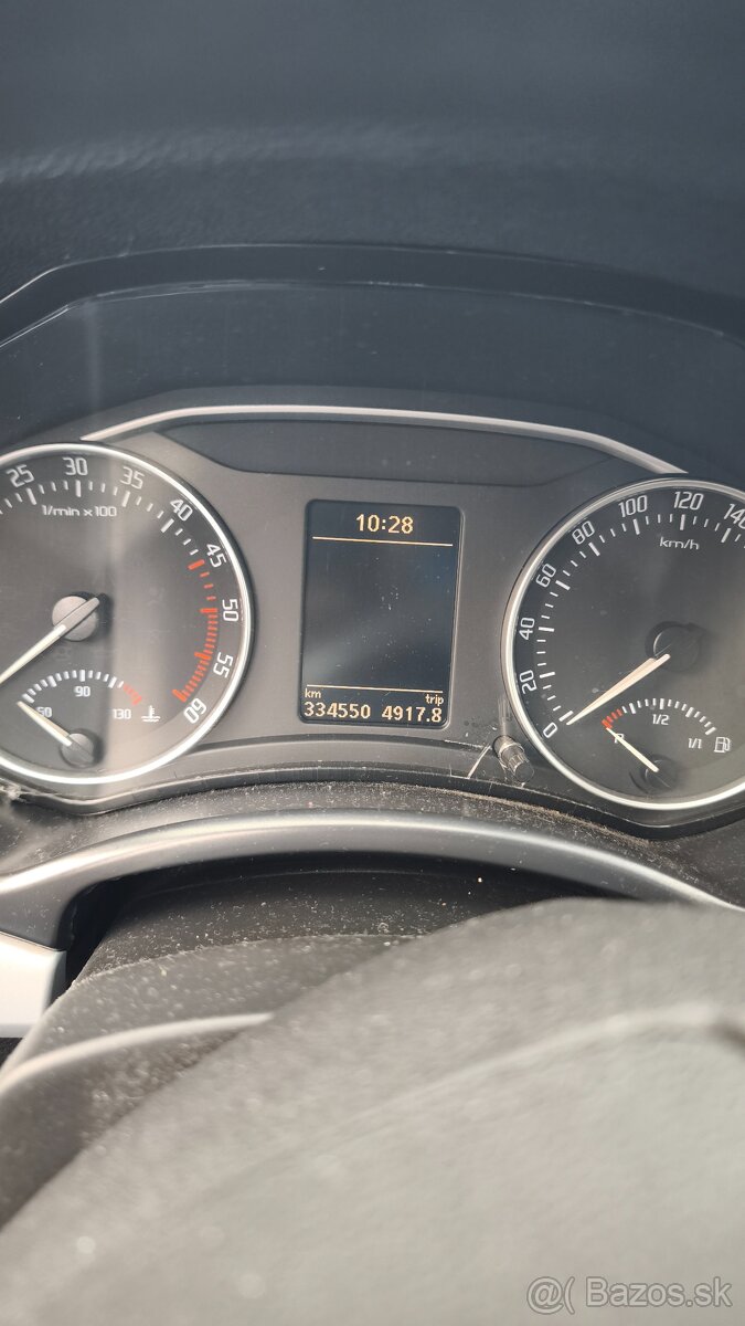 Škoda Octavia combi 1.6 tdi - 10