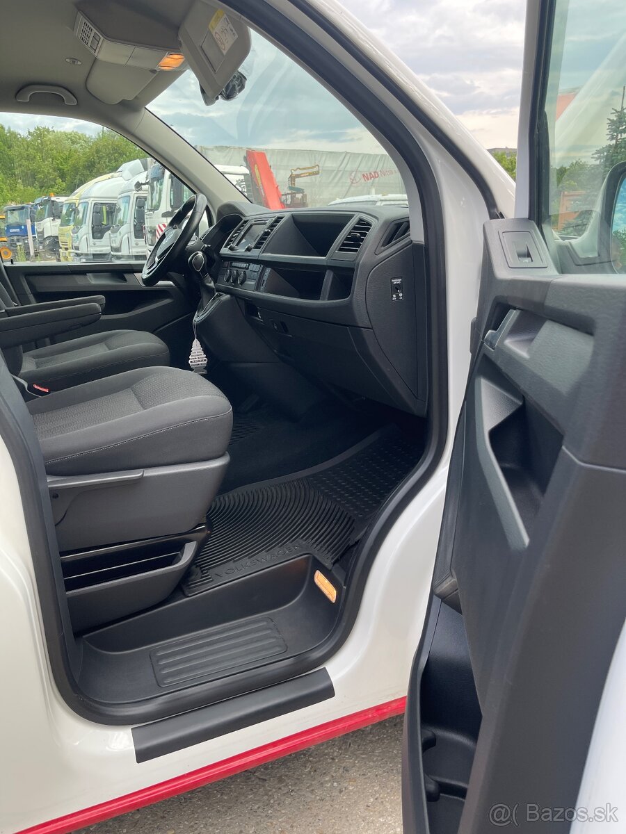 Volkswagen Caravelle T6 - 10