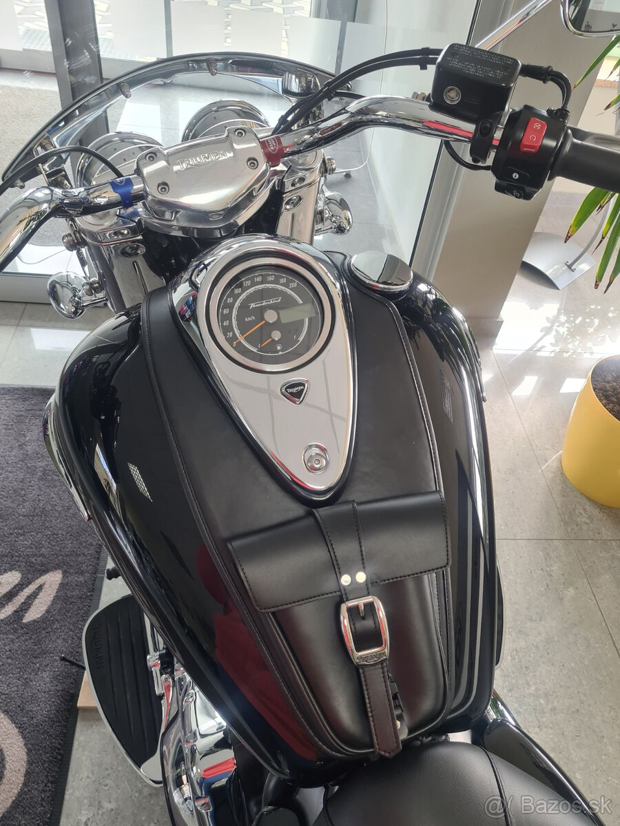 TRIUMPH THUNDERBIRD COMMANDER - 10