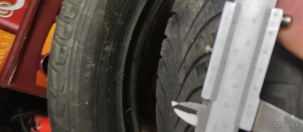 Predám dve zimné pneumatiky Hankook 205/55r16 - 10