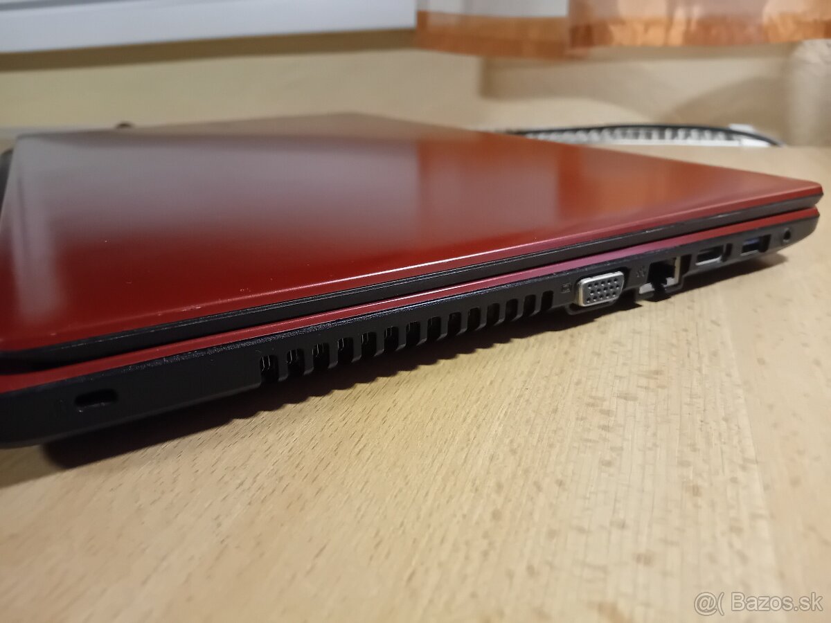 Acer Aspire E15 plasty a LCD DIELY - 10