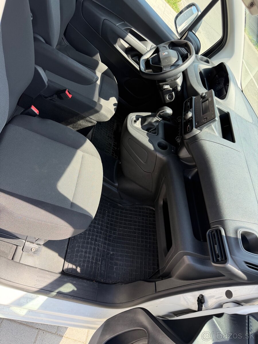 Peugeot Partner - 10
