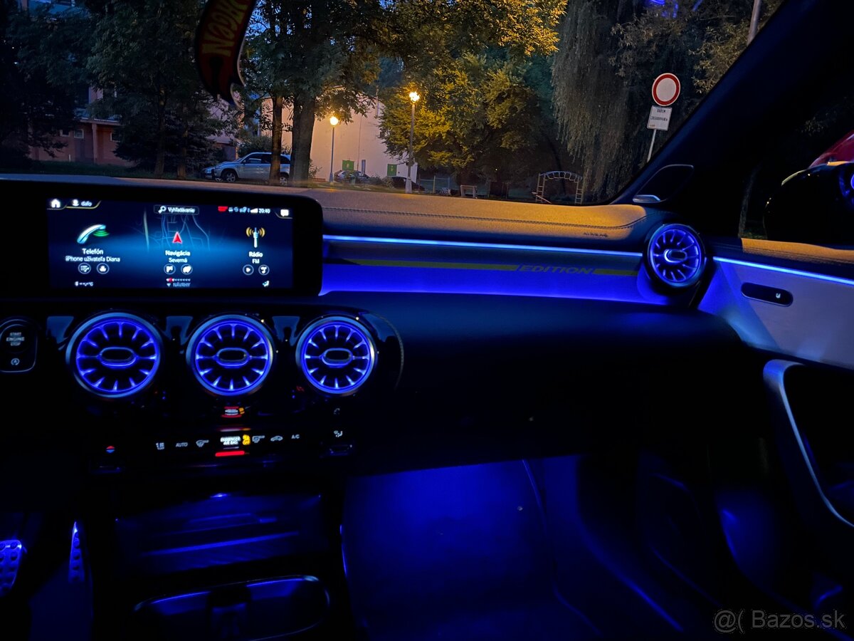 Mercedes Benz A 250 hatchback - 10