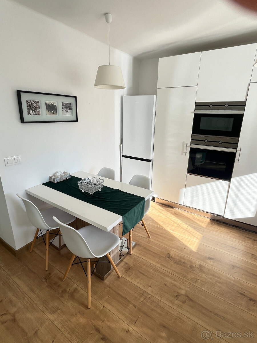 TOP: Tehlový 2 izbový byt s lodžiou 71 m2 Trenčín -Dlhé Hony - 10