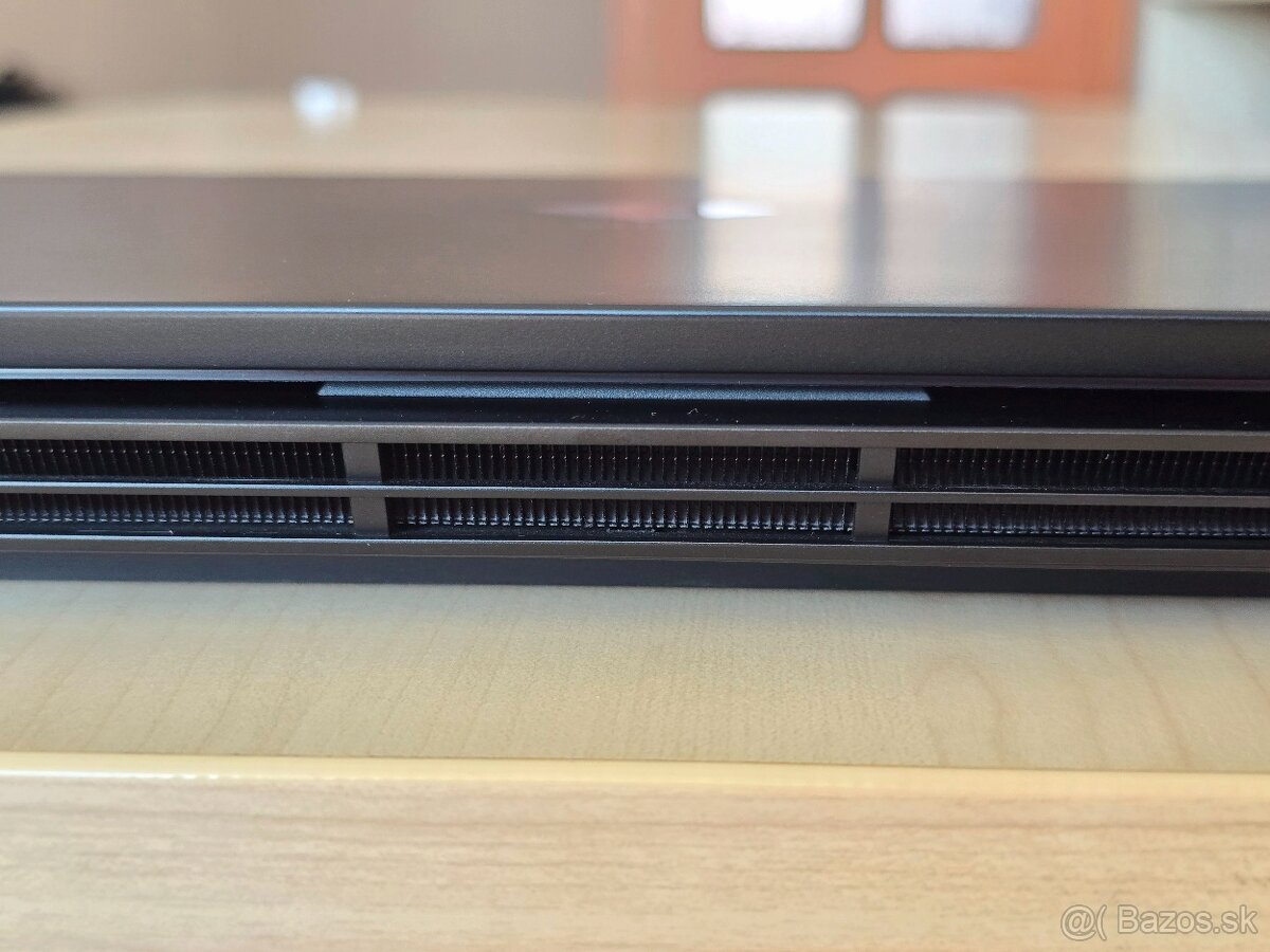 OMEN 17-ck2003 - 17" 240Hz 1440p, RTX 4090, i-9 13900HX - 10