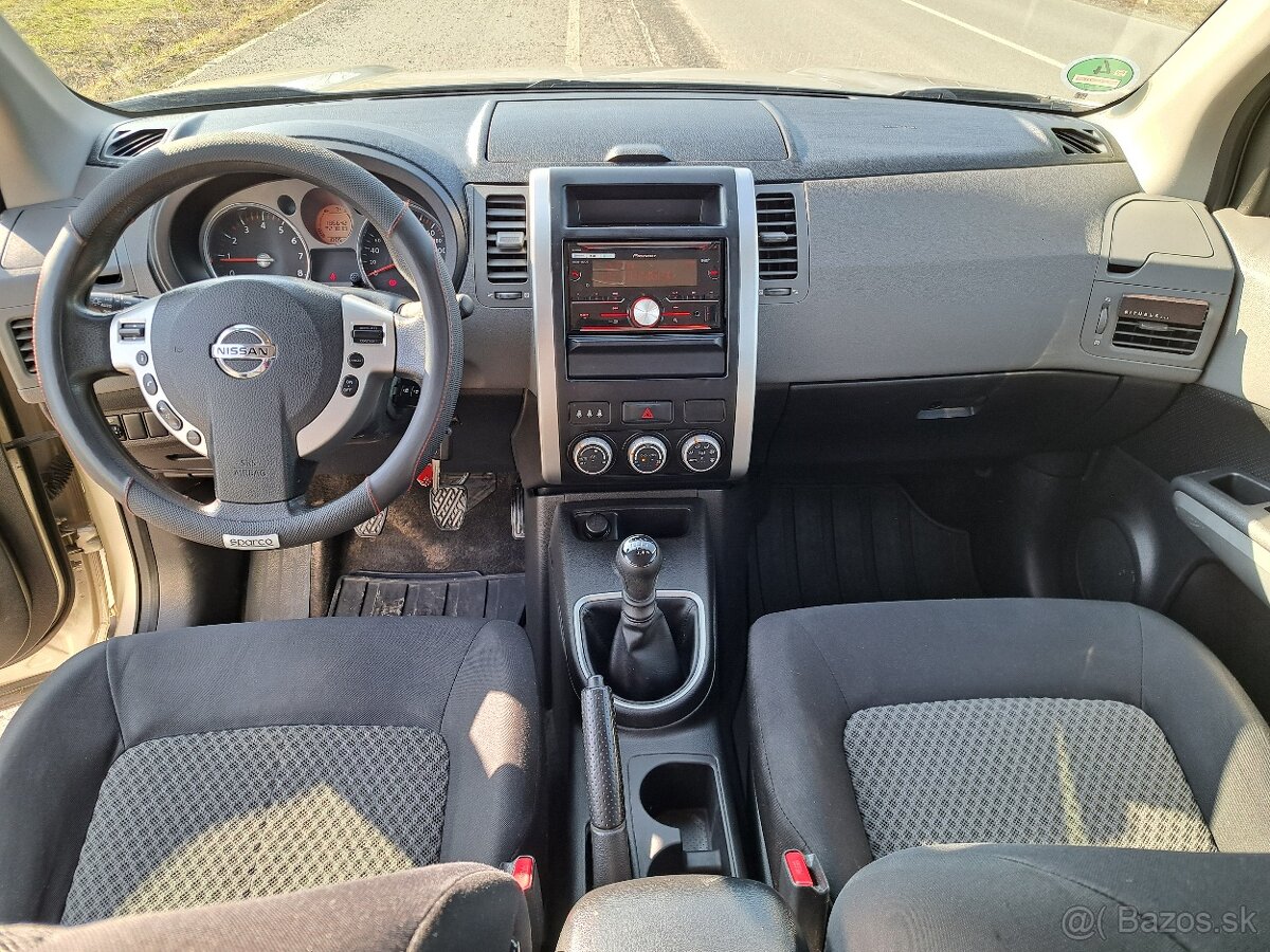 Nissan X-Trail 2.0 XE 4x4 - 10