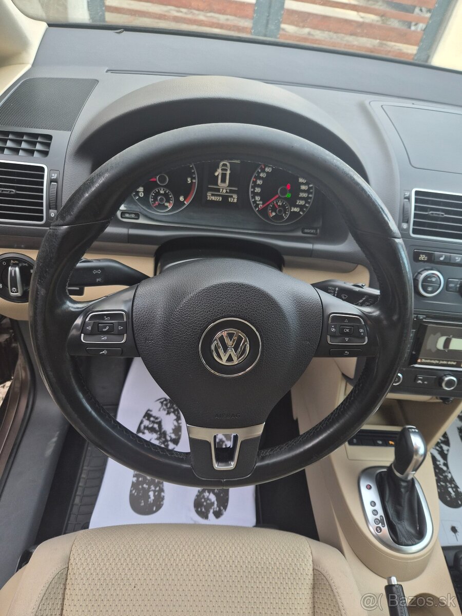 Volkswagen Touran 2.0TDI DSG Highline - 10