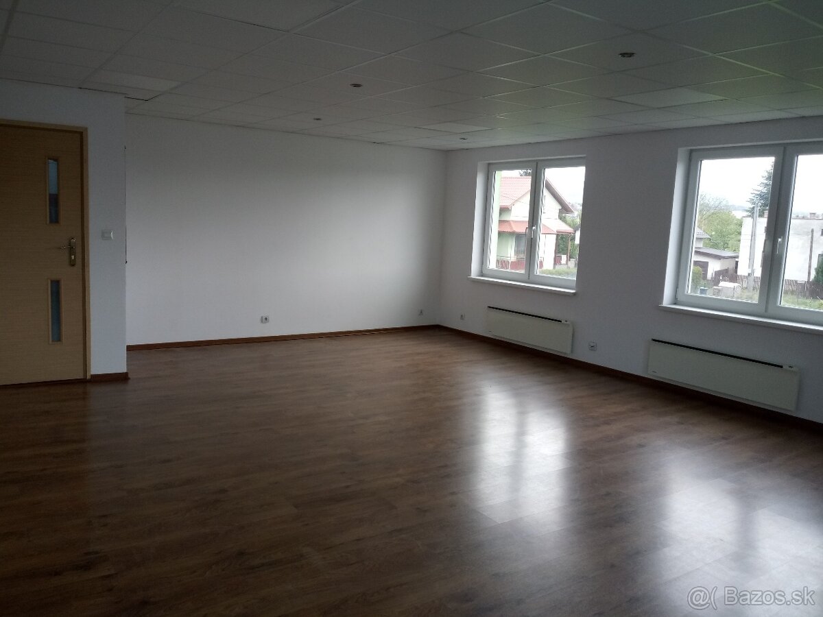 budova pri Tescu - 10