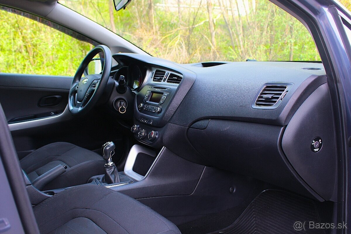 KIA.....CEED...66KW...CRDI...MANUAL 6st...2013....179TIS..KM - 10