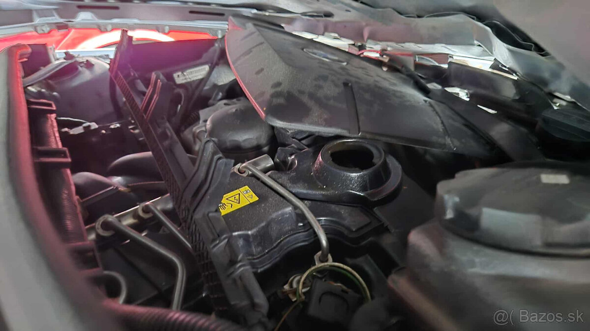 BMW E90 320i 2,0i 125kw - 10