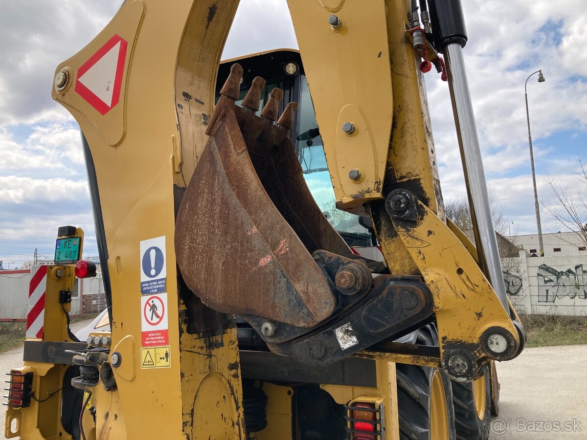 CAT 444 Traktorbáger / Rýpadlo 2021 - 10