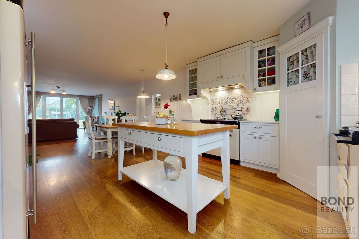 Nádherný rodinný dom v Malinove - 10