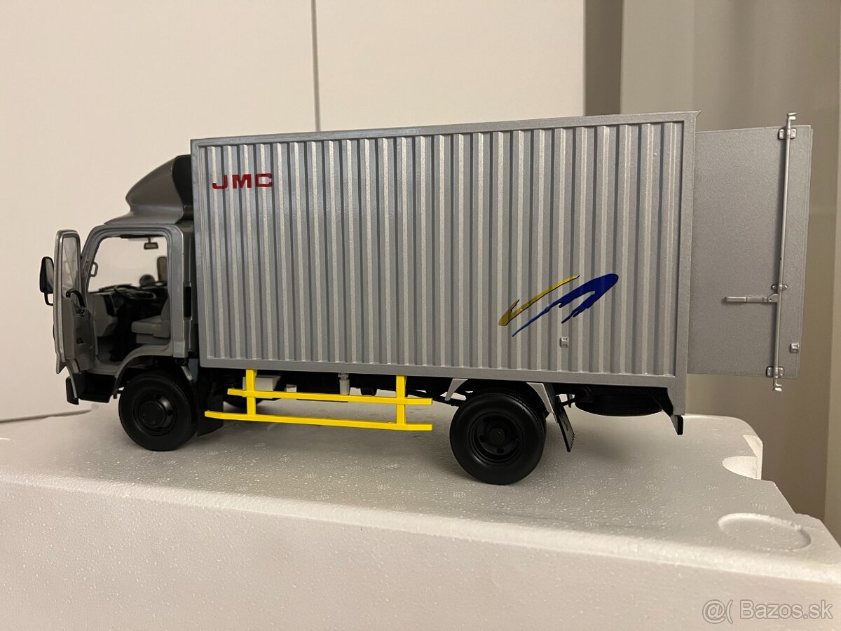1:18 JMC N800 - Paudi - 10