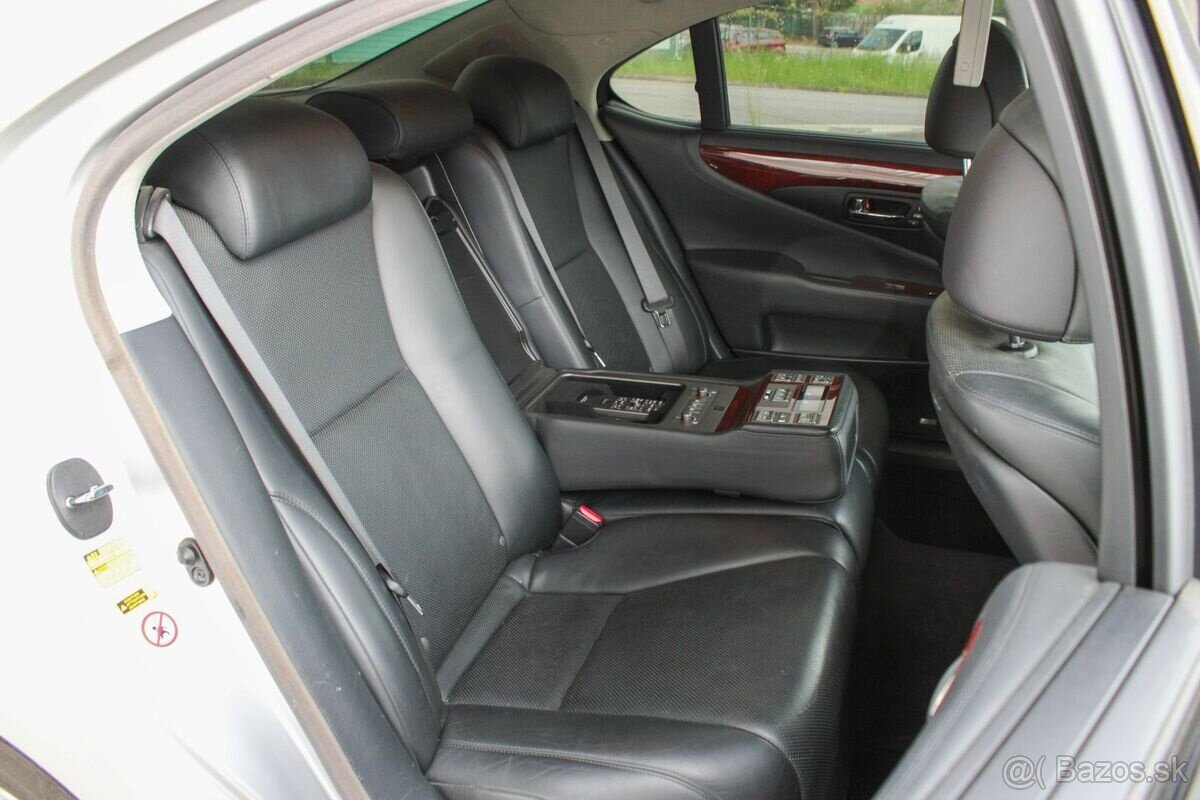 Lexus LS 600h 5.0 V8 Hybrid - 10