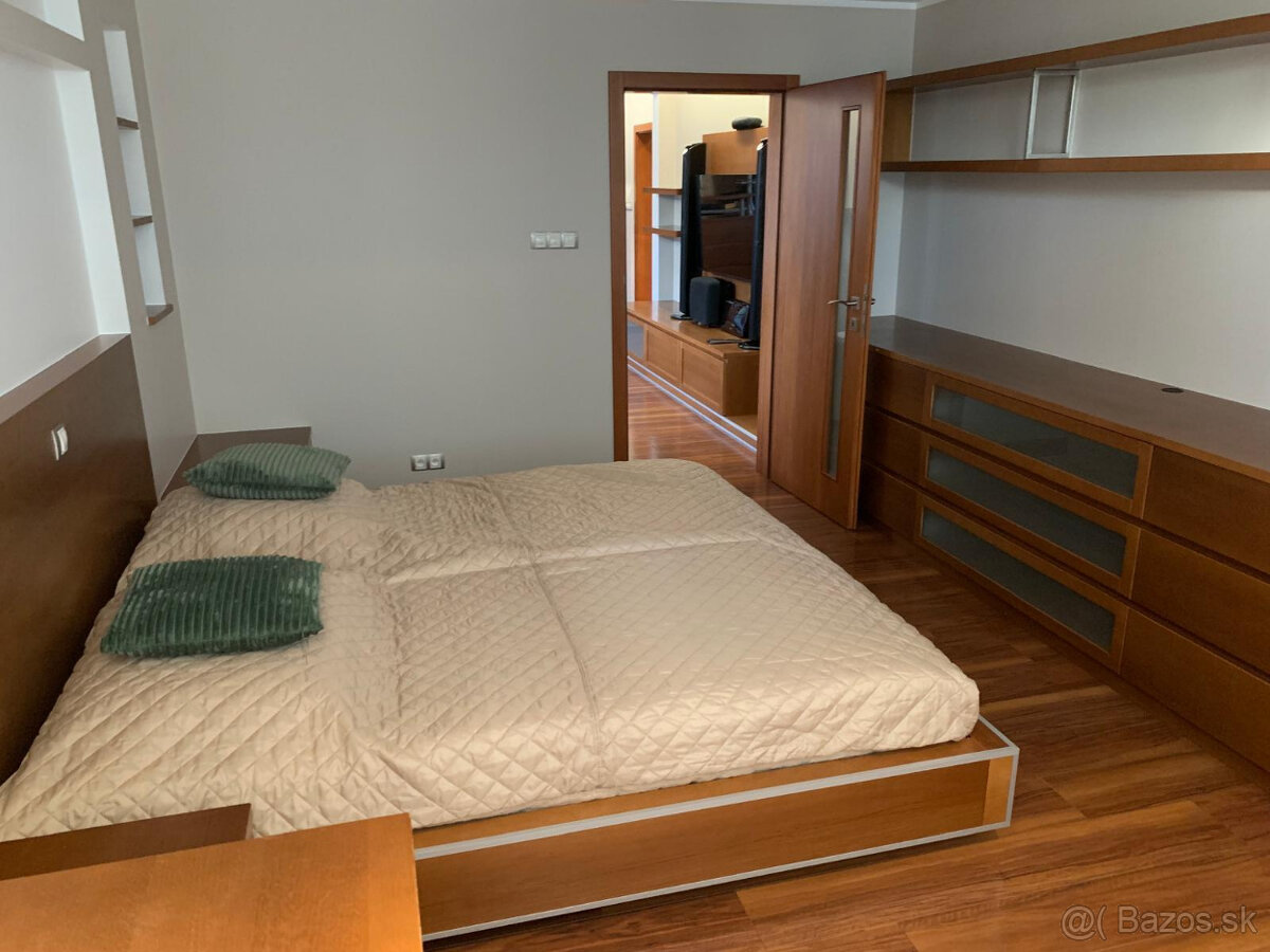 BA III. Nové mesto -2 izbový zariadený byt - 10