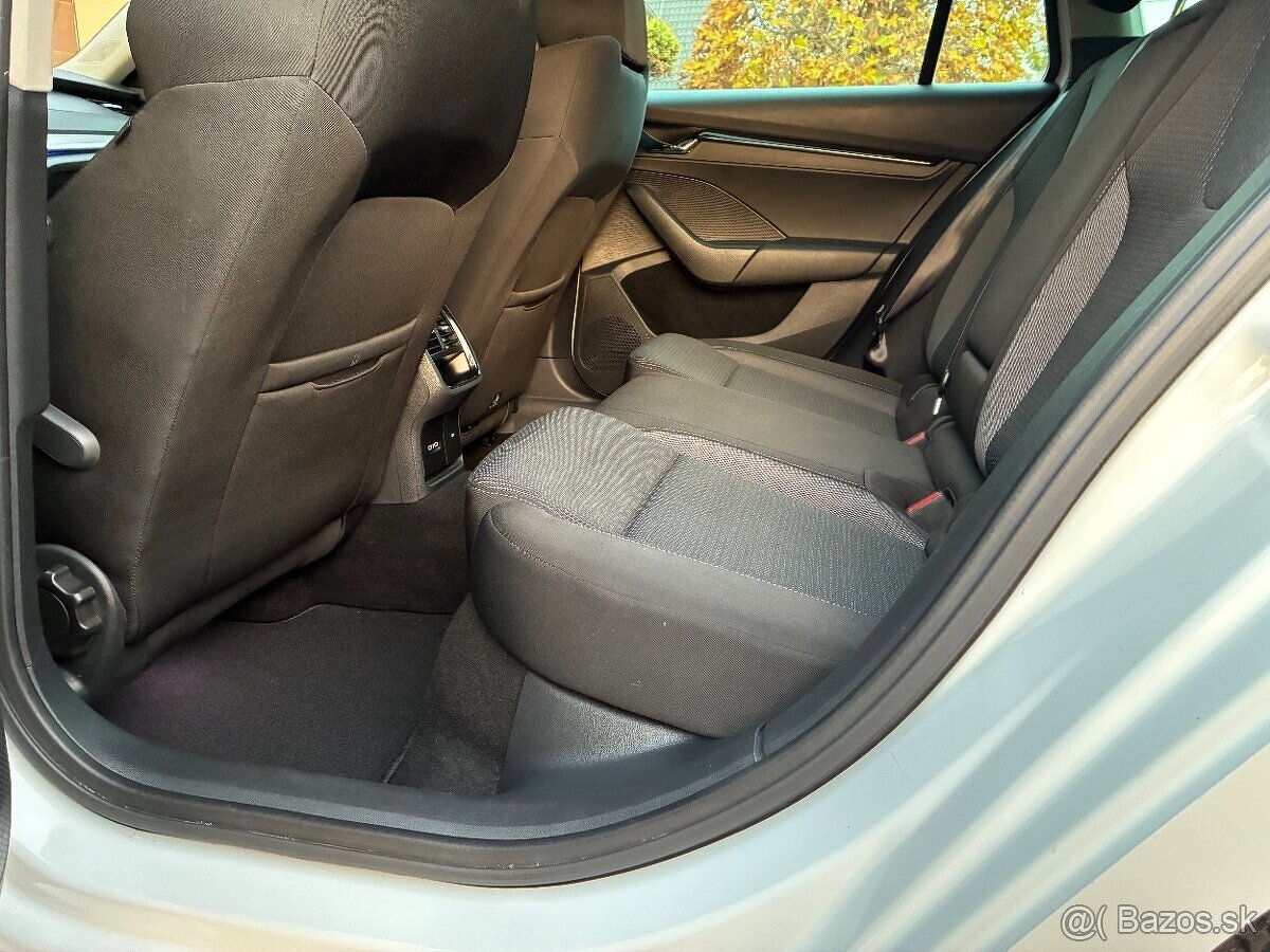 Skoda Octavia Combi 2.0 TDI Executive - 10