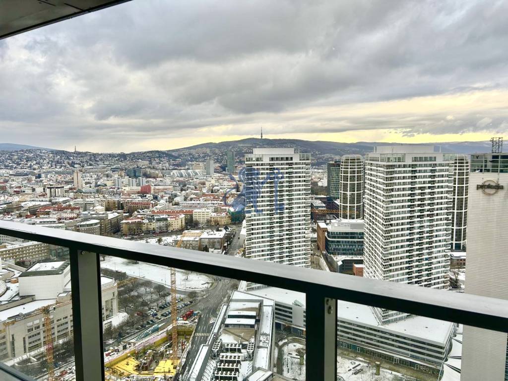 Na PRENÁJOM unikátny 2i byt v ikonickej EUROVEA Tower na 32. - 10