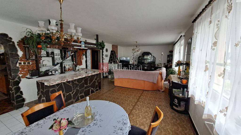 PREDAJ: Rodinný dom 6 izbový, pozemok 717m2, Liptovské Sliač - 10