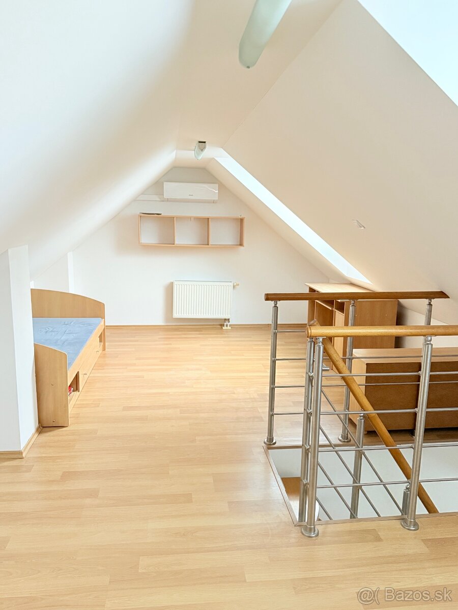 Mezonet v centre s klimatizáciou - 10