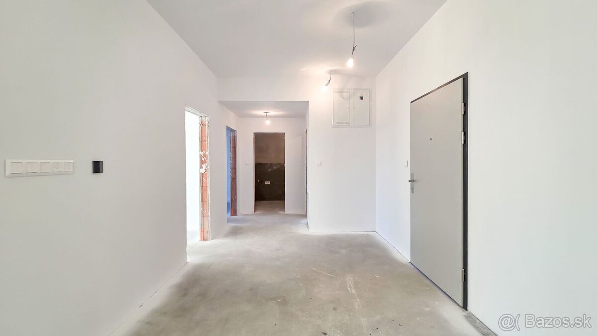 3 izbový holobyt s terasou 35 m2, Nové nábrežie, Poprad - 10