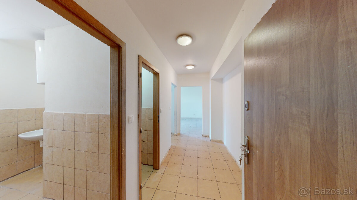 4 BYTY a SKLADOVÉ PRIESTORY / 11% ročne potenciálny výnos - - 10