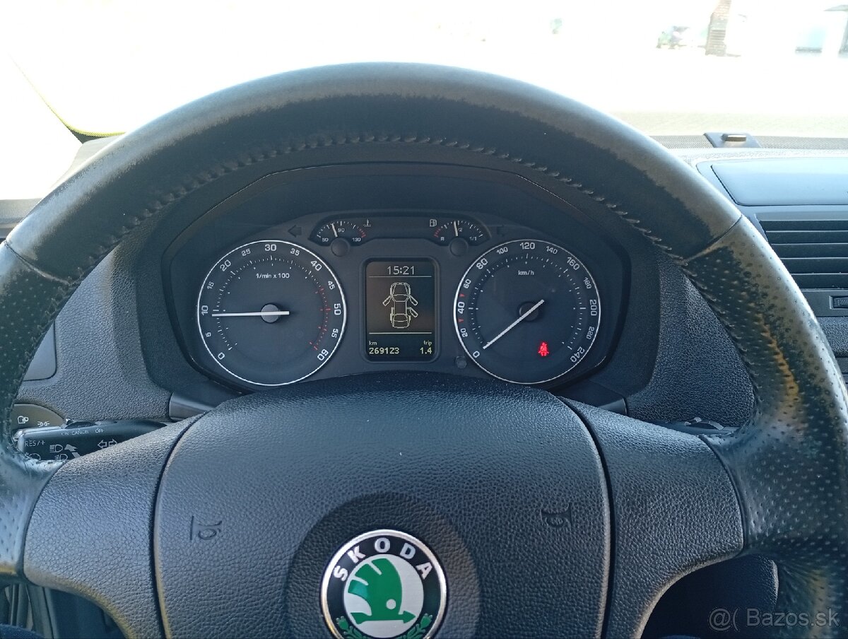 Škoda Octavia Combi 4x4 Scout - 10