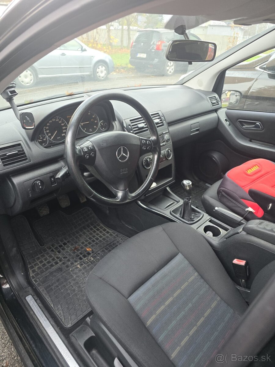 Mercedes-Benz A 170 (W169) – 1.6 benzín, 85 kW, manuál - 10