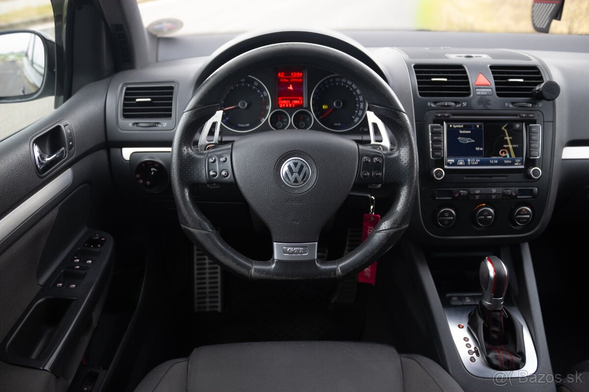 Volkswagen Golf GTI - 10