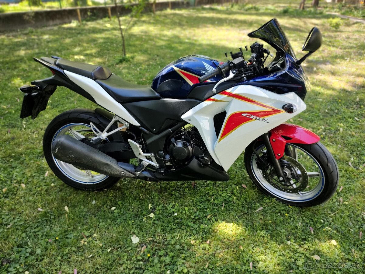 Honda CBR250R - 10