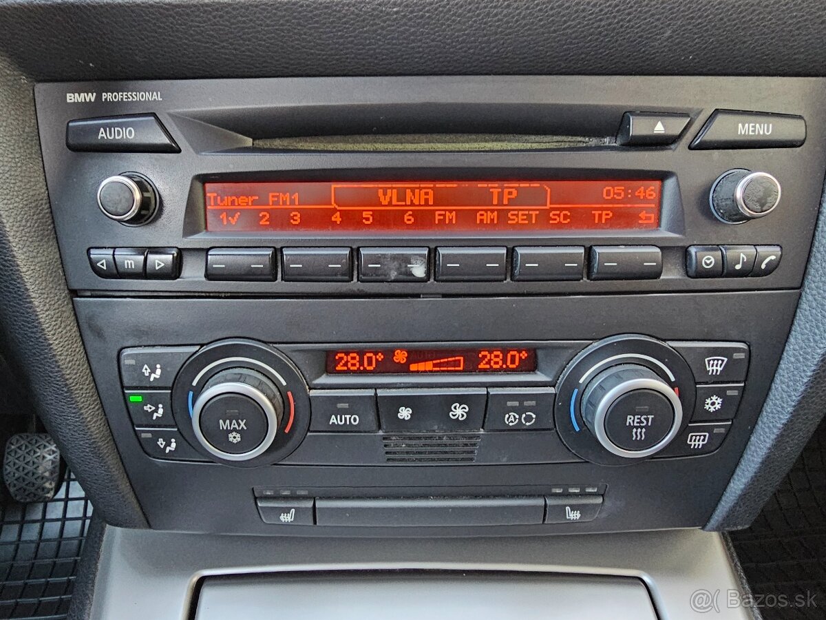 BMW 320i touring e91 - 10