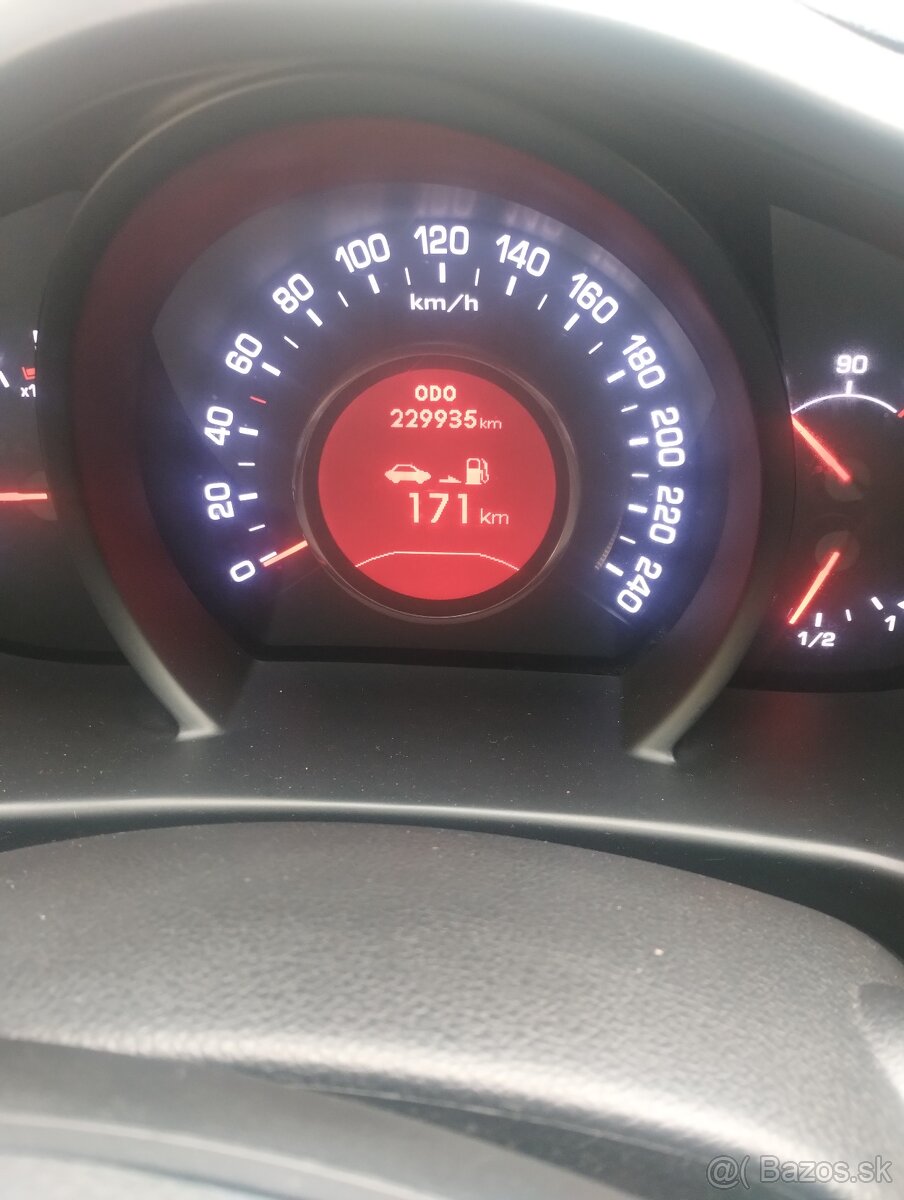 Kia Sportage 1.7crdi - 10