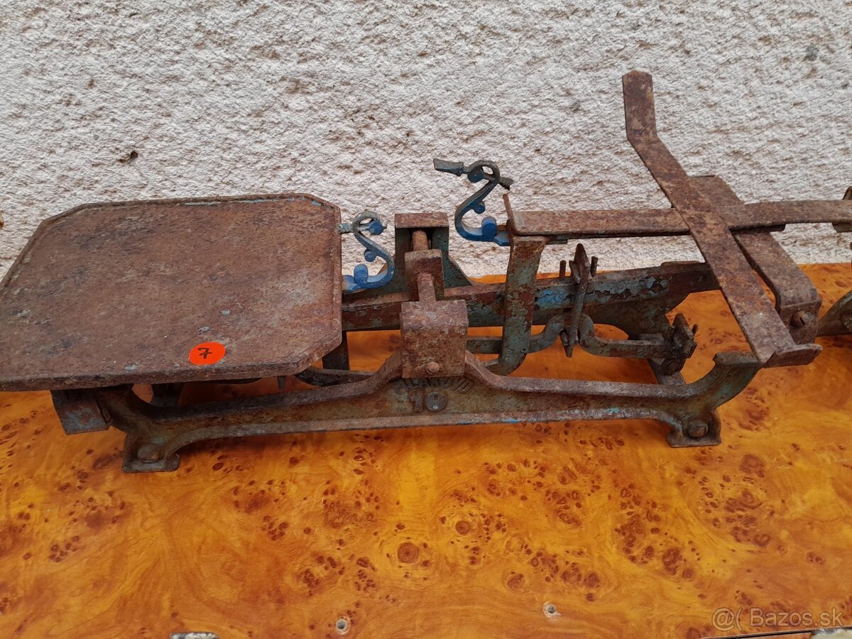 Liatinová váha. - 10