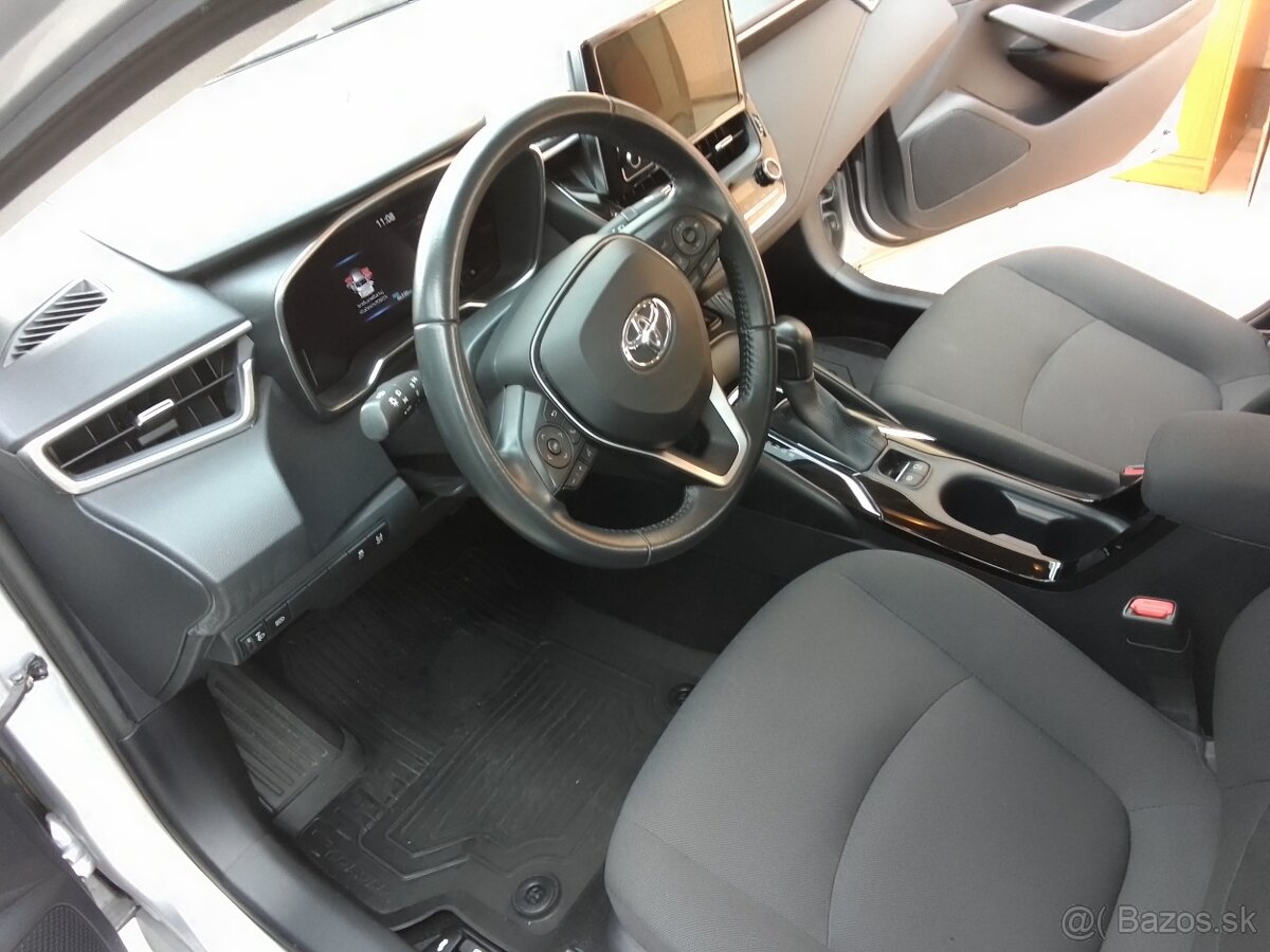 Toyota Corolla sedan, 1,8 hybrid, 09/2022, 46 000 km - 10