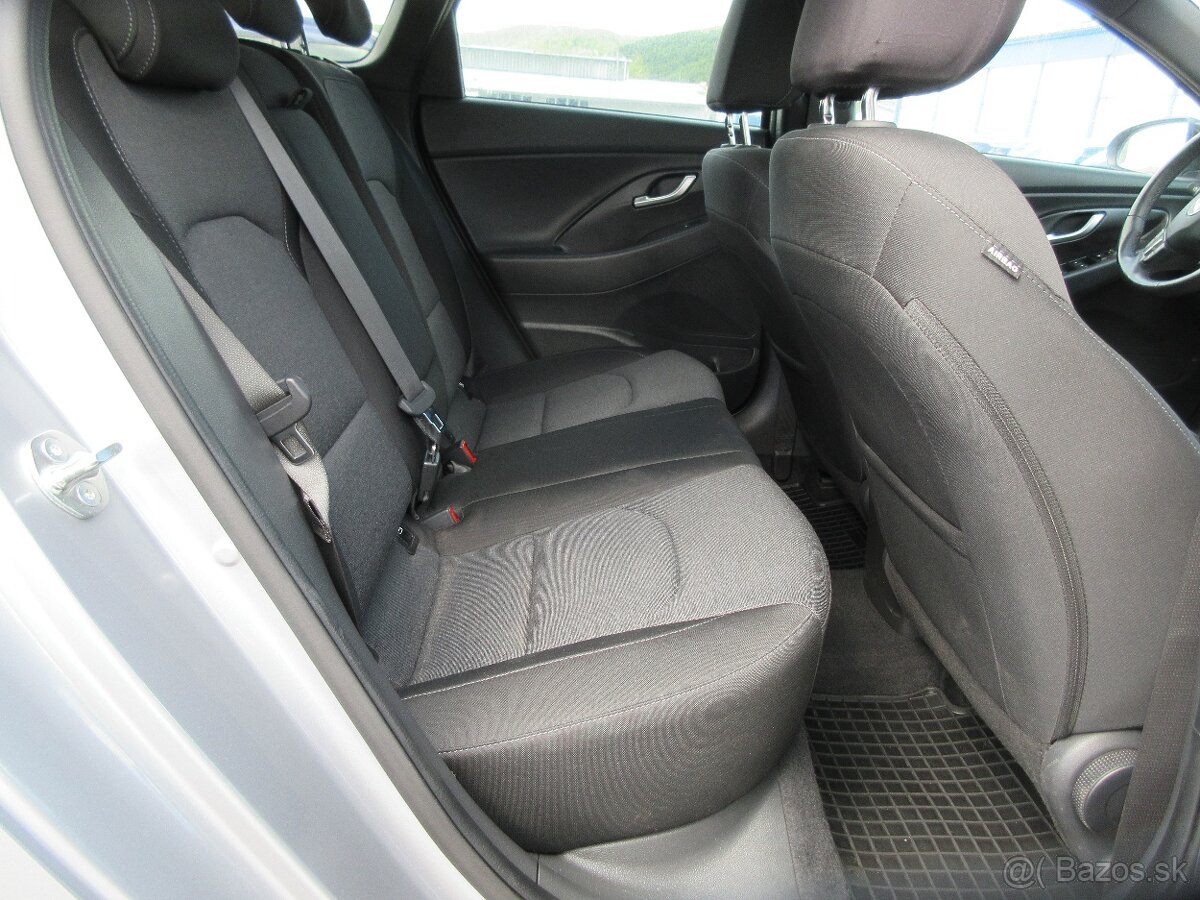 Hyundai i30 CW 1.5i CVVT Comfor - 10