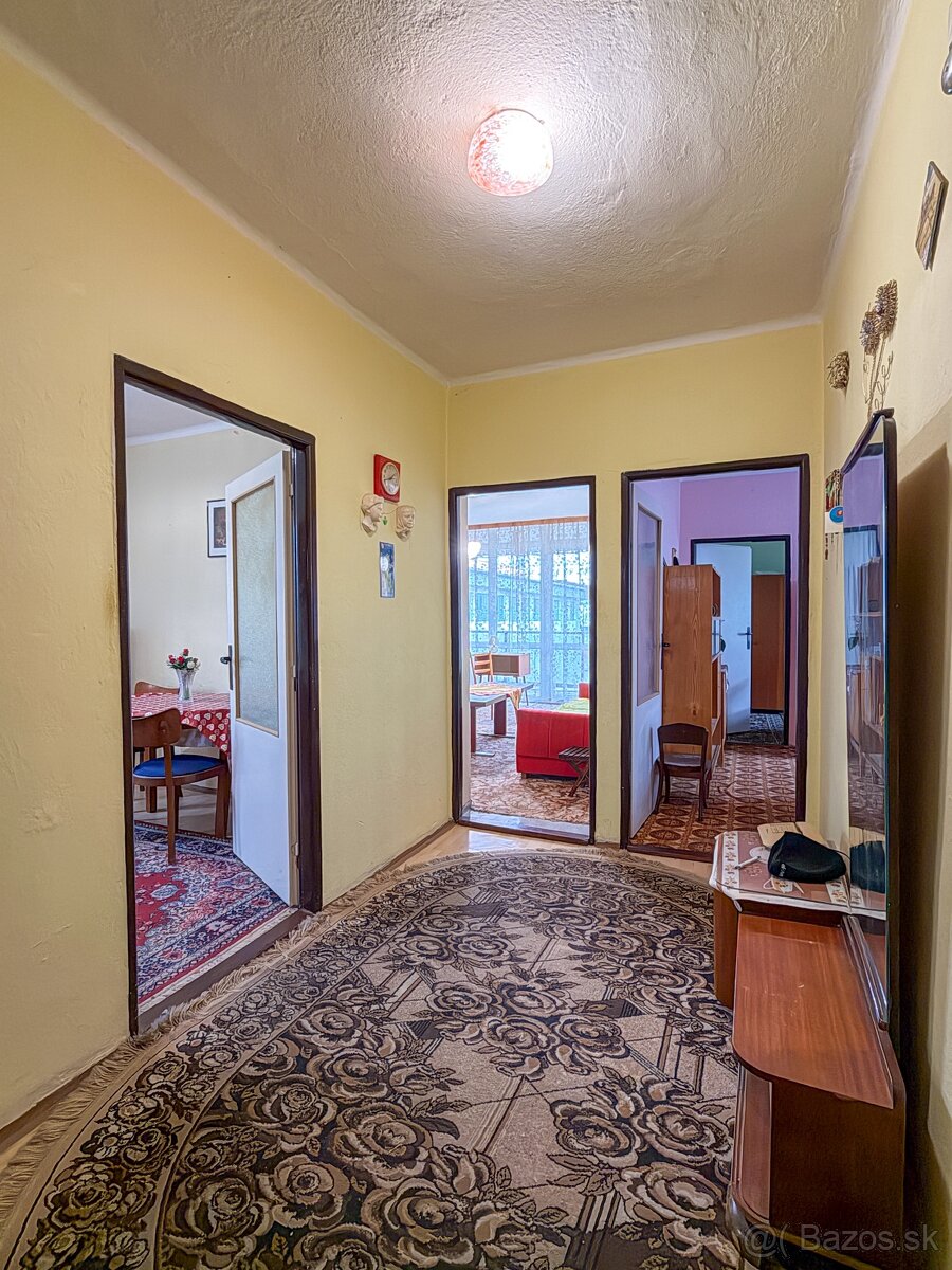 Veľký 4 izbový byt Valaliky s garážou. - 10