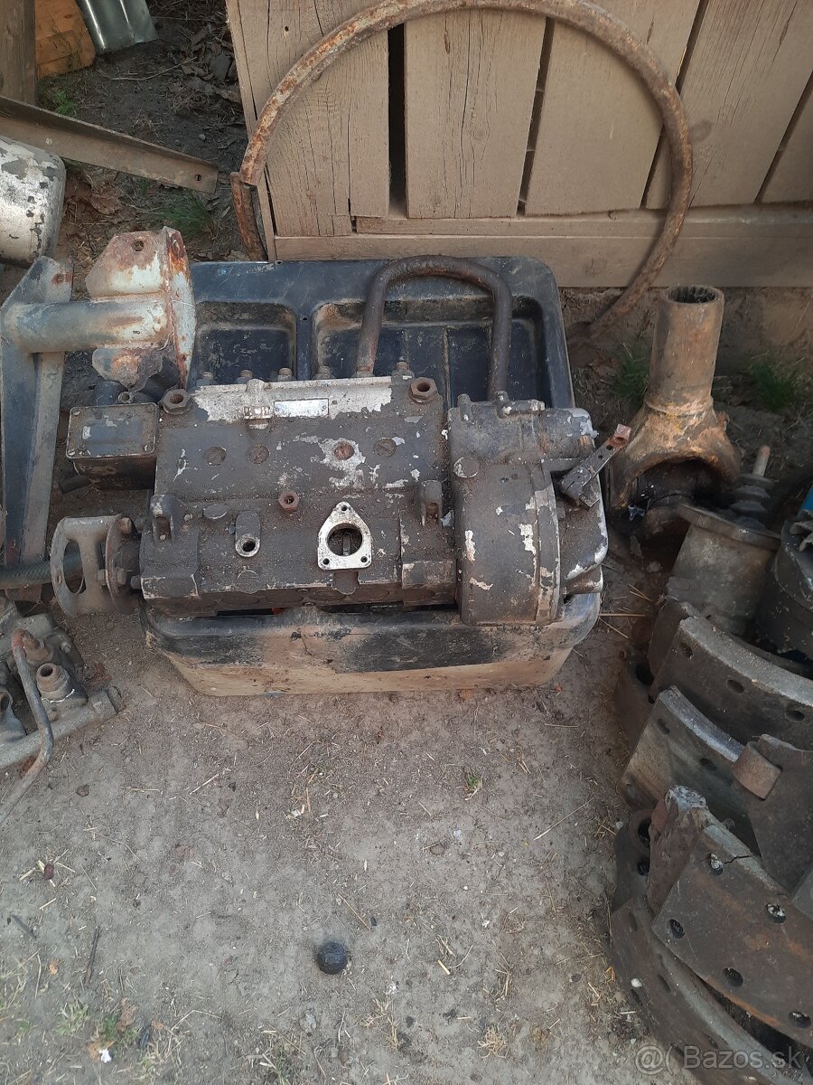 Liaz 110 valnik prevodovka Praga,strešný spojler + diely - 10