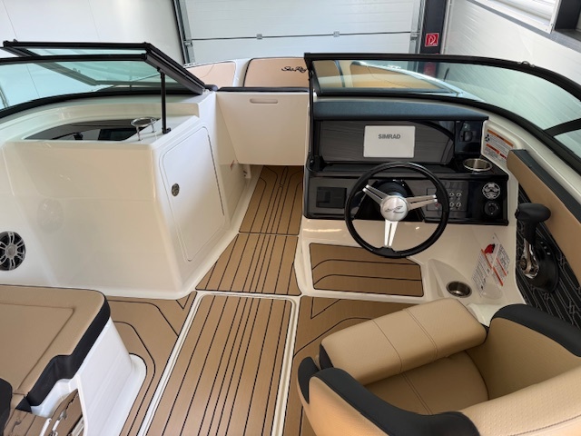 Čln Sea Ray 210 SPX model 2026 na sklade - 10