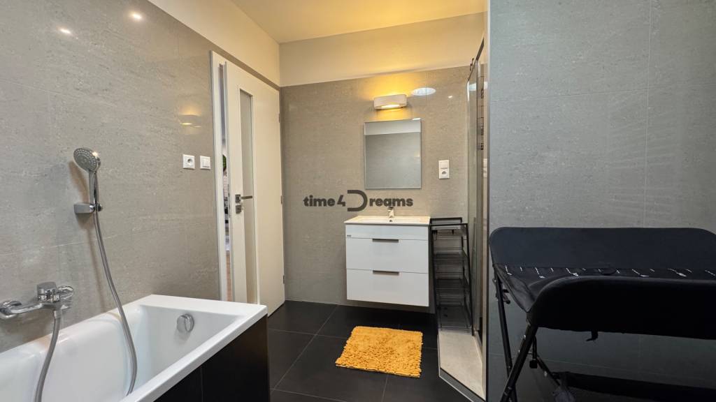 NA PREDAJ Radový rodinný dom v obci Malý Lapáš - 10