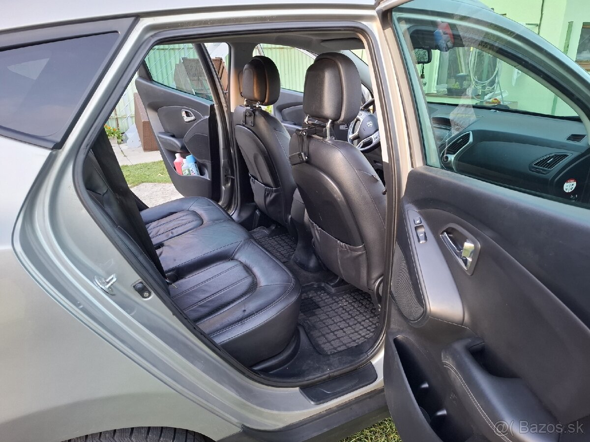 Hyundai ix35 2.0 CRDi VGT Premium 4x4 - 10