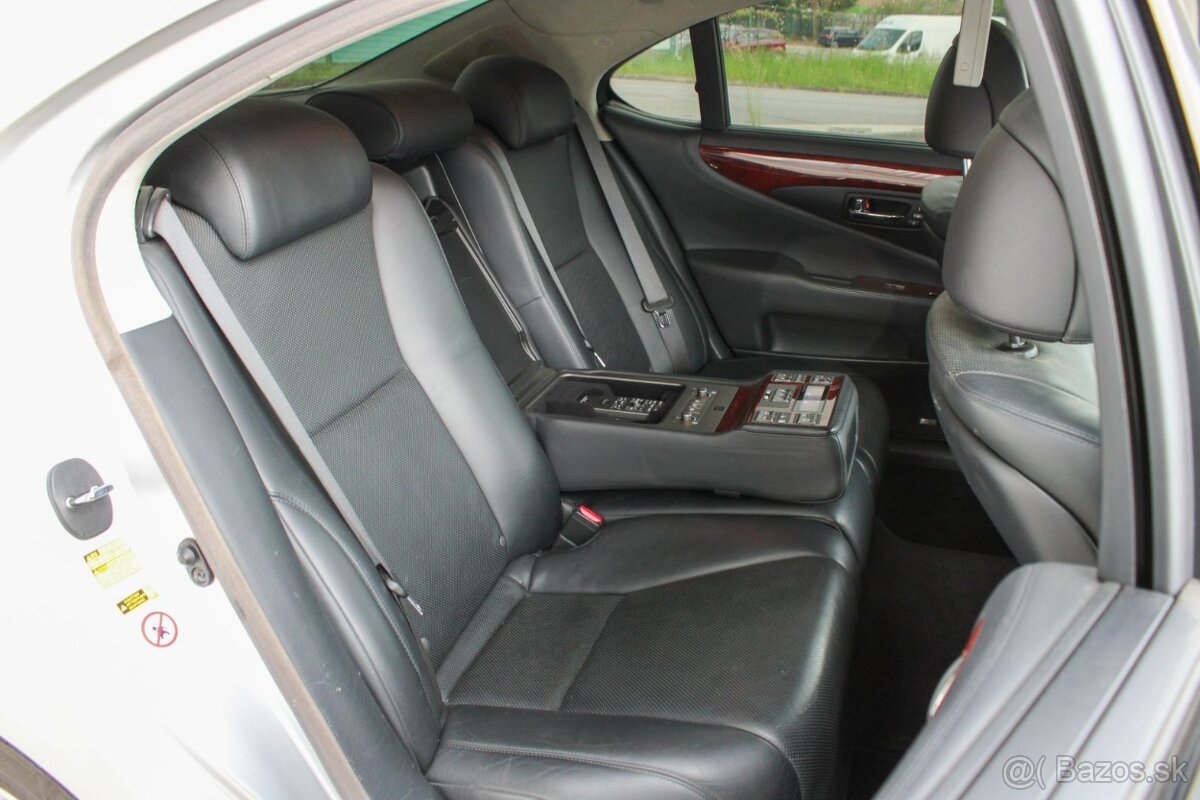 Lexus LS 600h 5.0 V8 Hybrid - 10