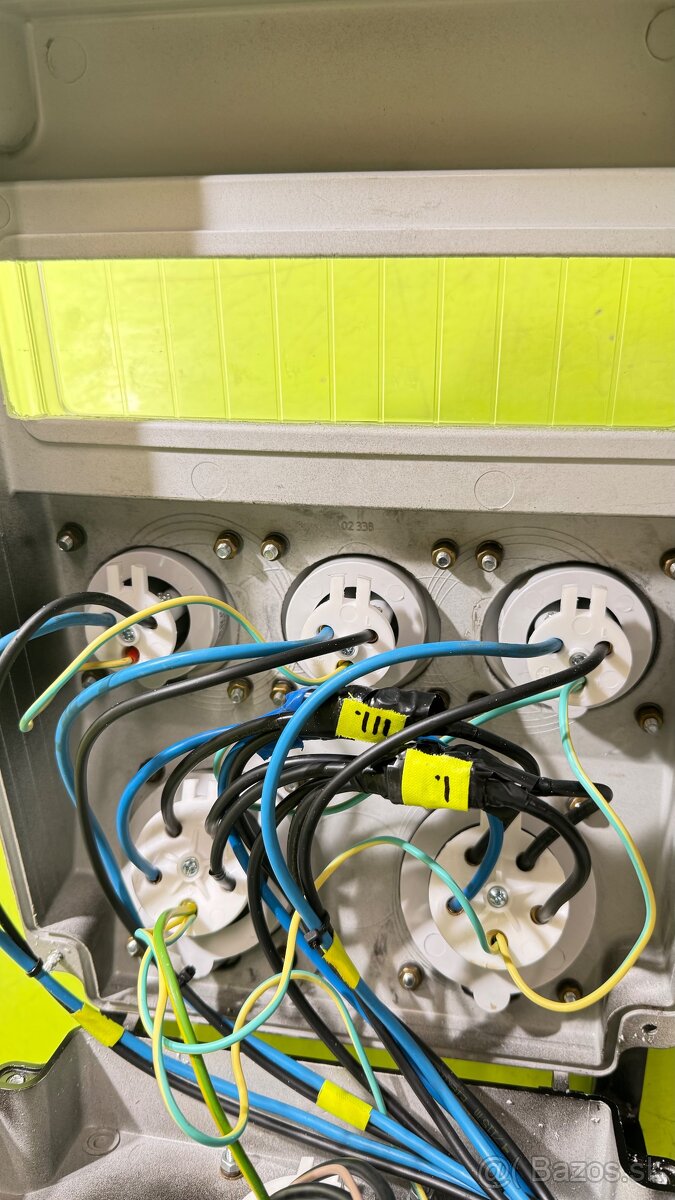 SEZ Power distribution - 10